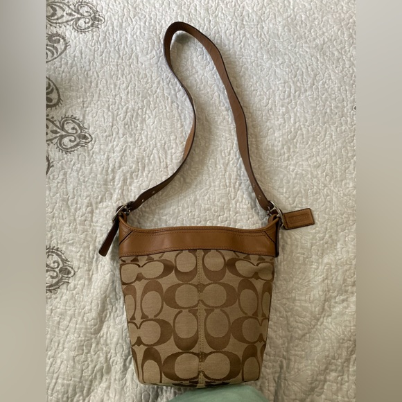 Coach Hobo Tote/Bucket Handbag Signature Canvas Brown/Tan - Picture 11 of 11